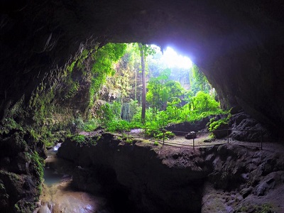 Macahambus Hill Cave and Gorge